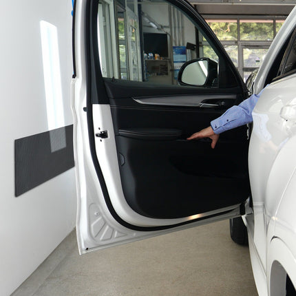 2x protectie autoadeziva pentru peretele garajului