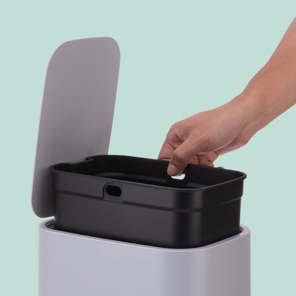 Coș de gunoi pătrat din plastic cu pedală de 7 l – Capac cu închidere silențioasă