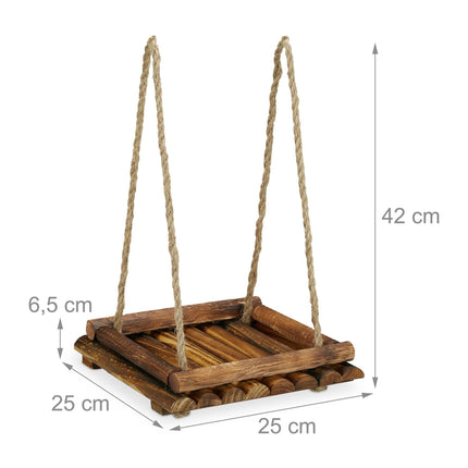 Grădină cu hrănitor pentru păsări