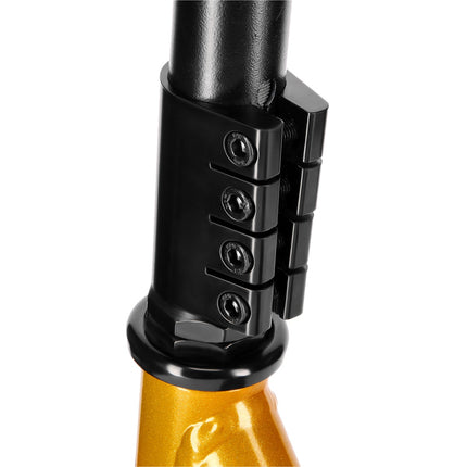 Trotineta cascadorie negru-aurie, design durabil