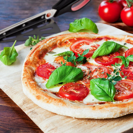 Tăiător de pizza negru și roșu cu dispozitiv de ridicare
