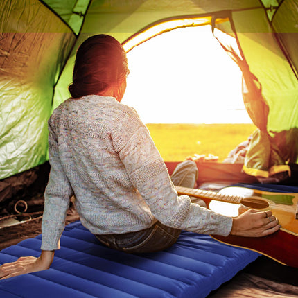 Camping air mattress with foot pump, water repellent, 120 kg capacity