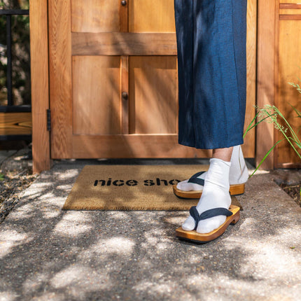 Covoraș din fibră de nucă de cocos „Nice shoes”