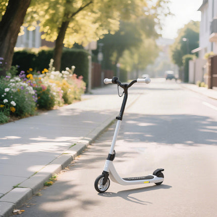 Trotinetă electrică pentru copii, autonomie de 6 km, alb-negru