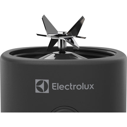 Blender portabil Electrolux 0,7 L, reîncărcabil USB-C, gri cărbune, 6 lame