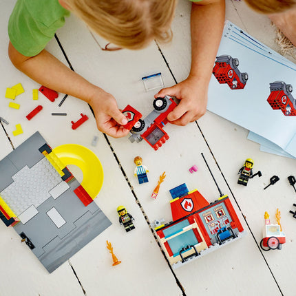 Fire station and fire engine 60375