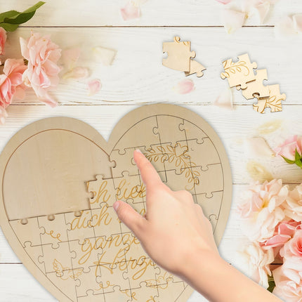 Puzzle din lemn în formă de inimă cu gravură