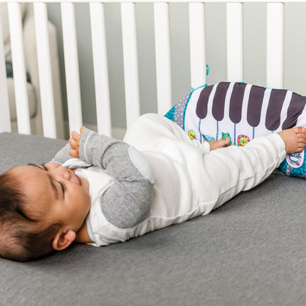 Infantino pian Grow With Me 3 în 1 pentru tummy time
