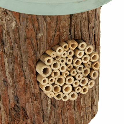 Hotel de insecte pentru albine