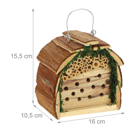 Hotel cu insecte cu mușchi
