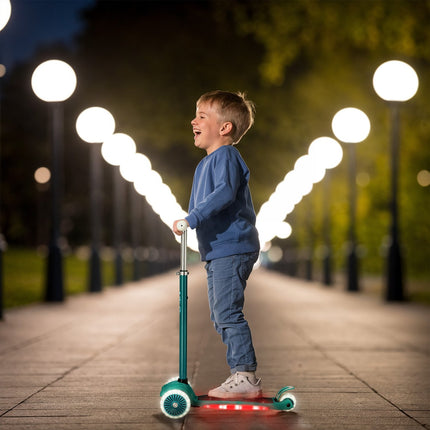 Trotineta LED, verde – Înălțime reglabilă, pliabilă