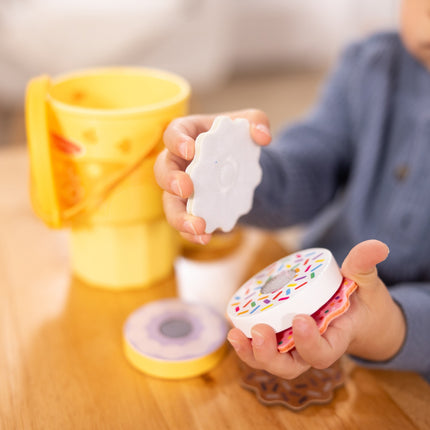 Melissa & Doug Set de joacă Play To Go - tort și fursecuri
