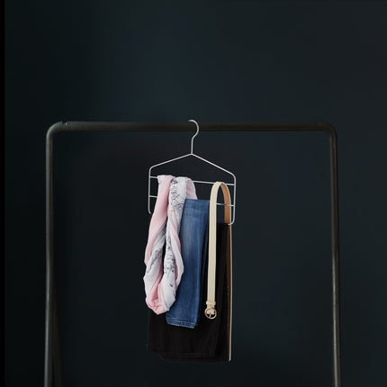 Umeraș pentru pantaloni din metal