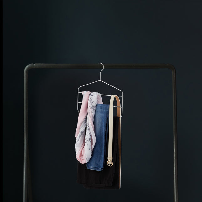 Umeraș pentru pantaloni din metal