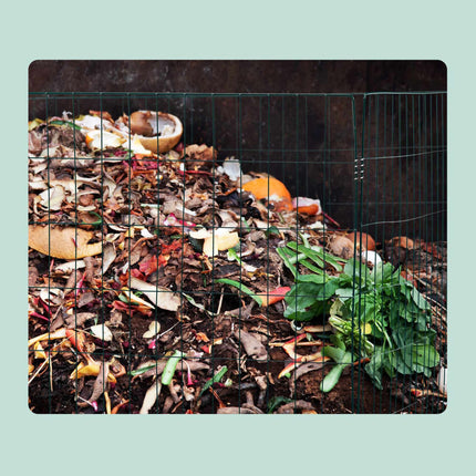 Compost metalic cu grătar de podea