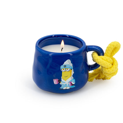 Lumânare parfumată Minions în cană ceramică – Fructat și floral