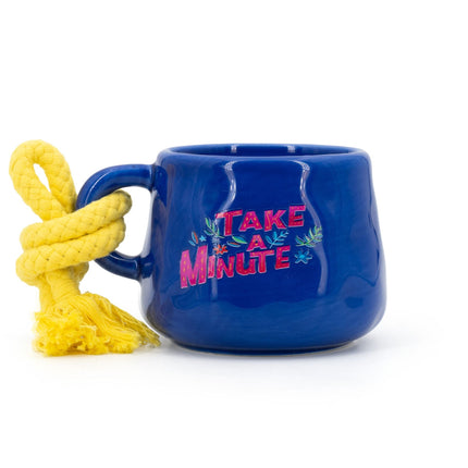 Lumânare parfumată Minions în cană ceramică – Fructat și floral