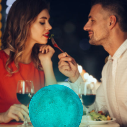 Lampă lunară 3D care schimbă culoarea