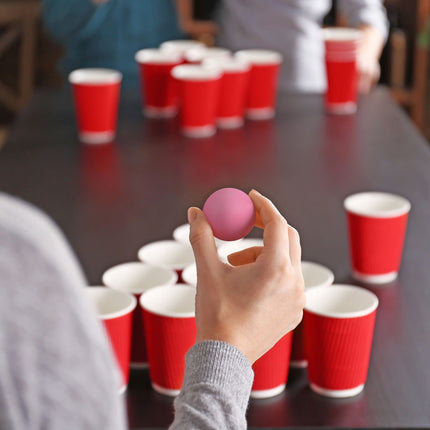 Mingi Beer Pong roz la un set de 100