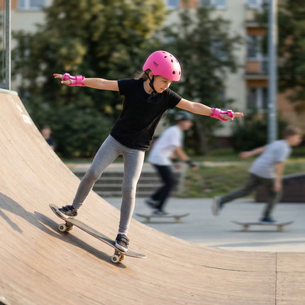 Cască roz pentru patinaj, mărimea S (52-56 cm), ușoară