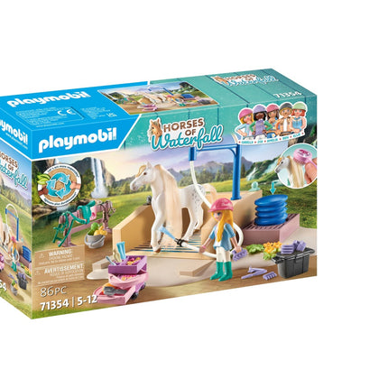 Playmobil World Of Horses Stație de Spălare cu Isabella și Lioness 71354