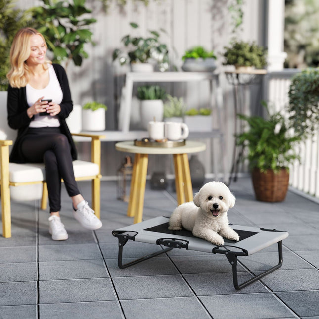 Pat înălțat pentru câini Pat pliabil pentru animale de companie Șezlong pentru exterior pentru câini cu design plasă Respirabil pentru câini mici și mijlocii Gri deschis Oxford 75 x 51 x 18 cm |