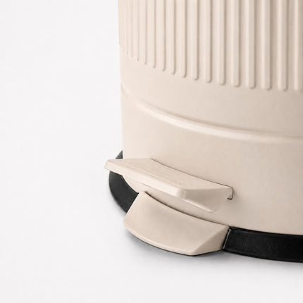 Retro Pedal Waste Bin 40 L with Soft-Close Lid, Cream, Iron