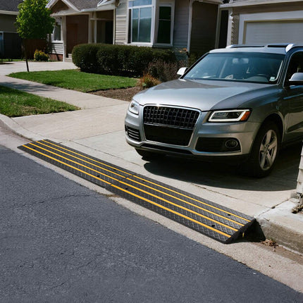 Rubber Curb Ramp 15 Ton, 66 mm Rise, Reflective, 1 Pack
