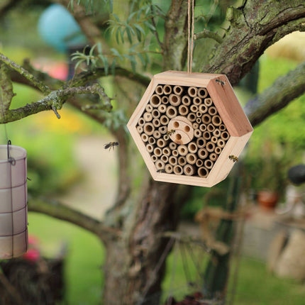 Hotel de insecte din lemn