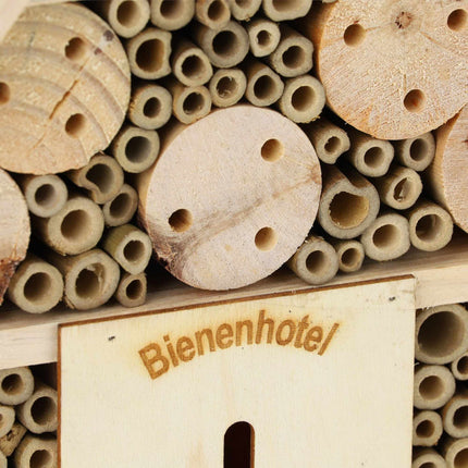 Hotel de insecte din lemn
