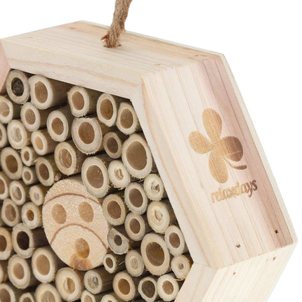 Hotel de insecte din lemn